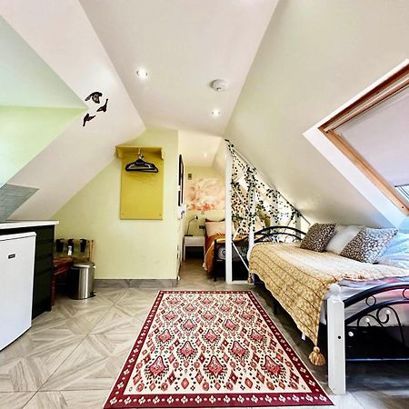 Forest Studio Apt Free Gated Parking On 2 Acres Garden ชิเซิลเฮิร์สท์ ภายนอก รูปภาพ