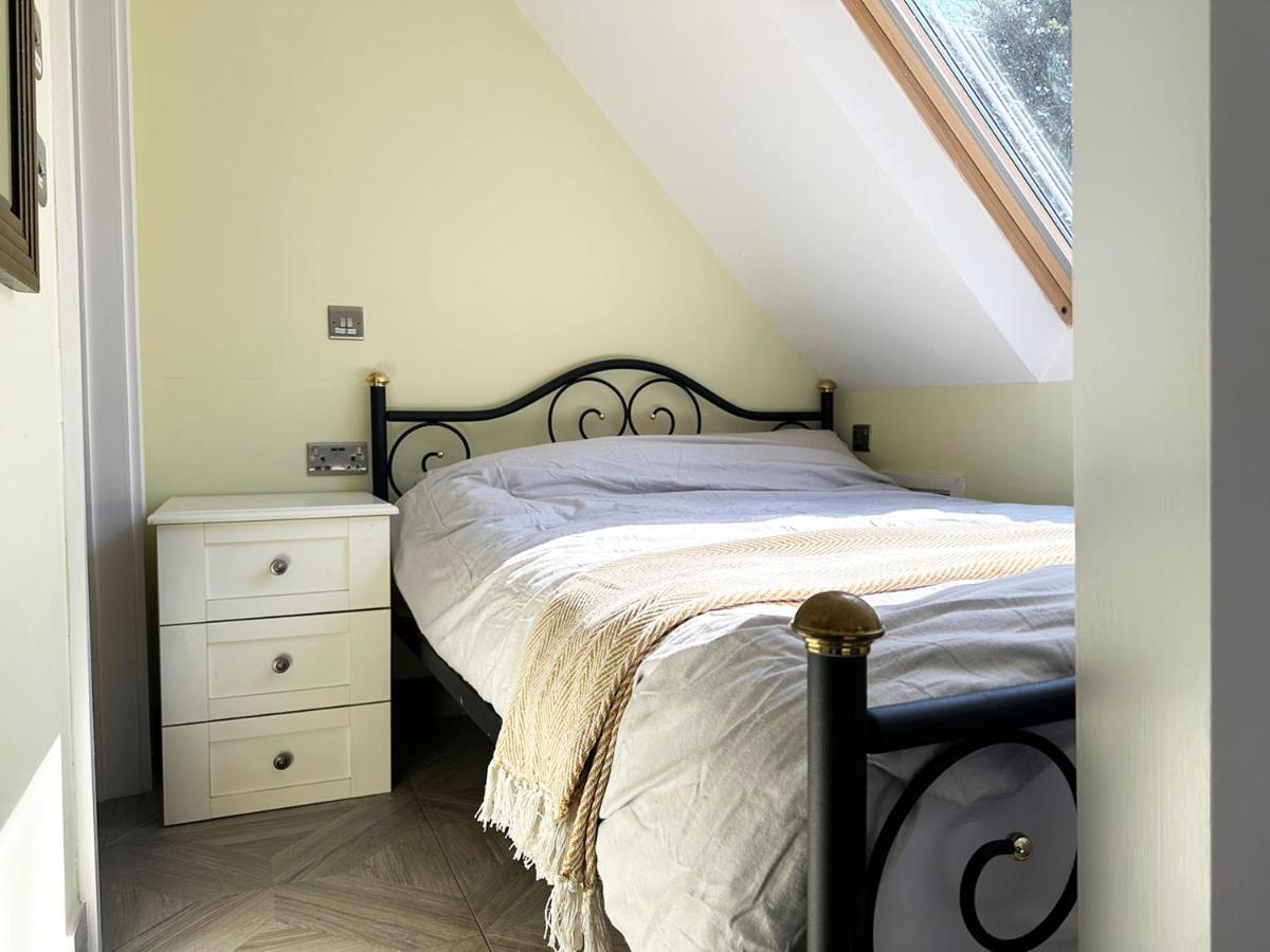 Forest Studio Apartment Gated Parking On 2 Acres Garden ชิเซิลเฮิร์สท์ ภายนอก รูปภาพ