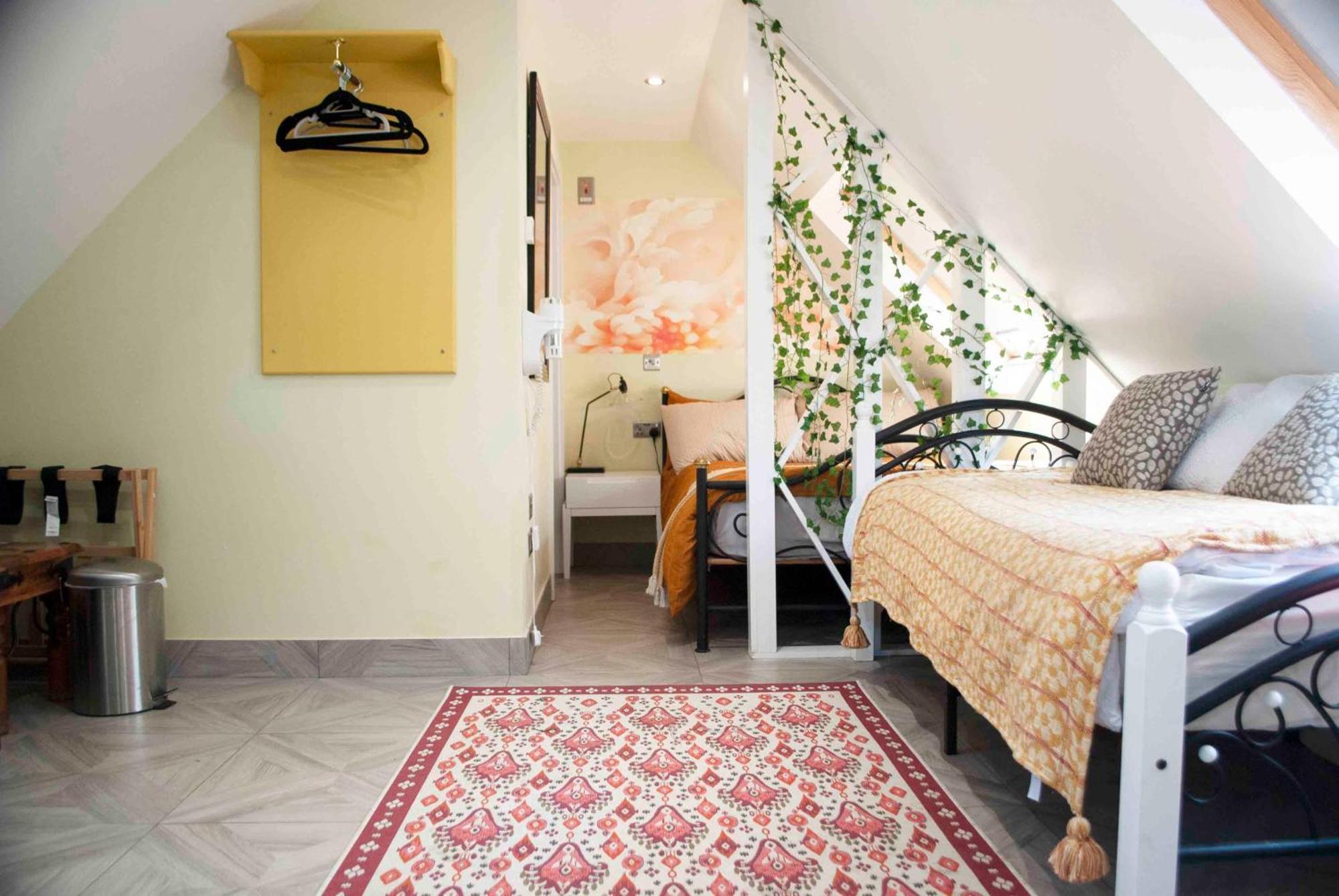 Forest Studio Apt Free Gated Parking On 2 Acres Garden ชิเซิลเฮิร์สท์ ภายนอก รูปภาพ