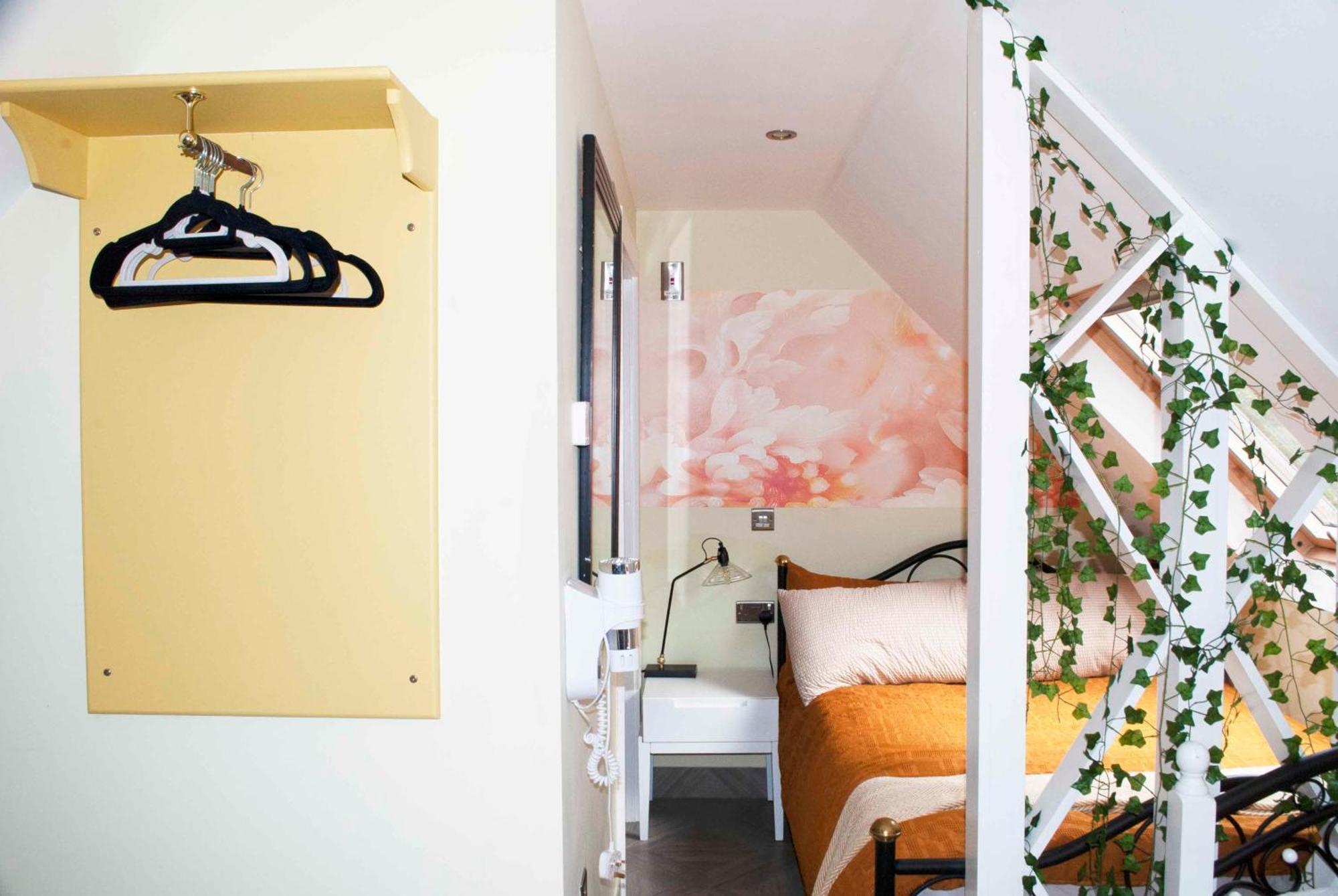 Forest Studio Apt Free Gated Parking On 2 Acres Garden ชิเซิลเฮิร์สท์ ภายนอก รูปภาพ